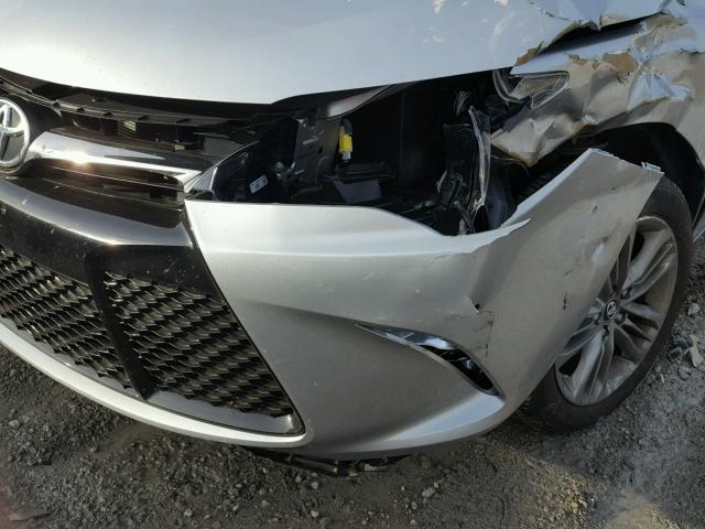 4T1BF1FK8HU695365 - 2017 TOYOTA CAMRY LE SILVER photo 9