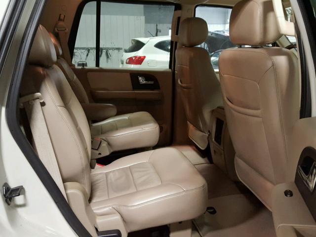 1FMFU20525LA97449 - 2005 FORD EXPEDITION WHITE photo 6