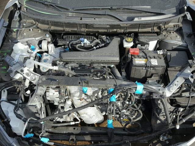 JN8AT2MT1HW142110 - 2017 NISSAN ROGUE S SILVER photo 7