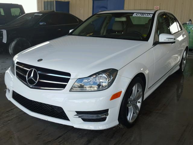 WDDGF4HB8EA930763 - 2014 MERCEDES-BENZ C 250 WHITE photo 2