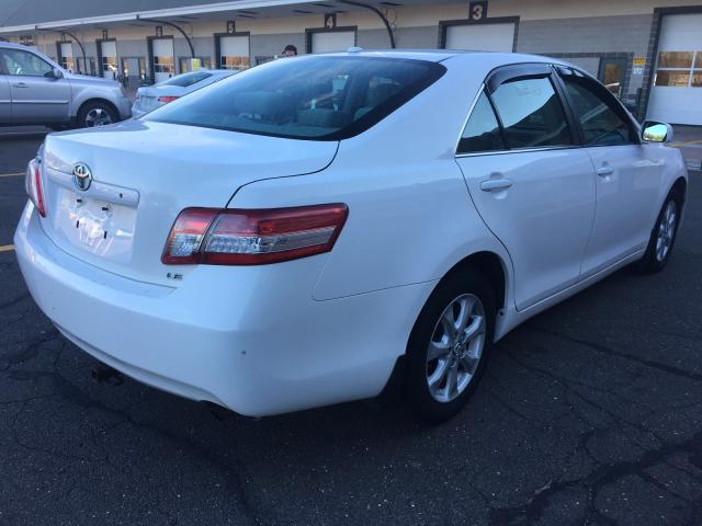4T4BF3EK5BR181015 - 2011 TOYOTA CAMRY BASE WHITE photo 4