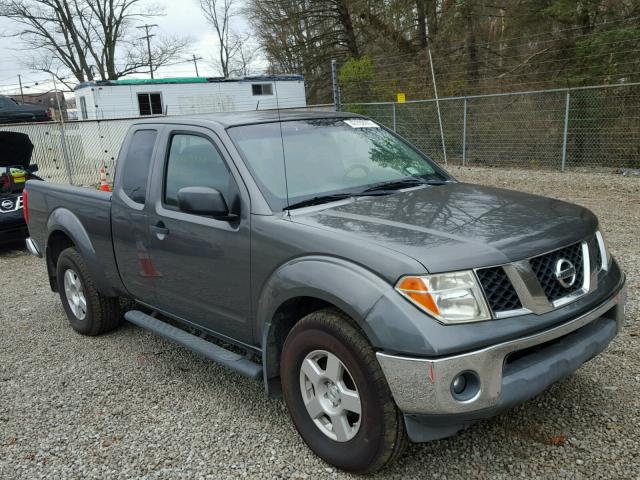 1N6AD06W88C403767 - 2008 NISSAN FRONTIER K GRAY photo 1