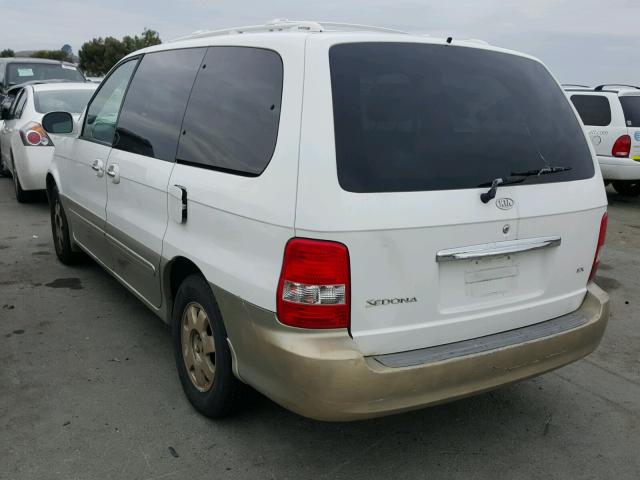 KNDUP131636438689 - 2003 KIA SEDONA EX WHITE photo 3