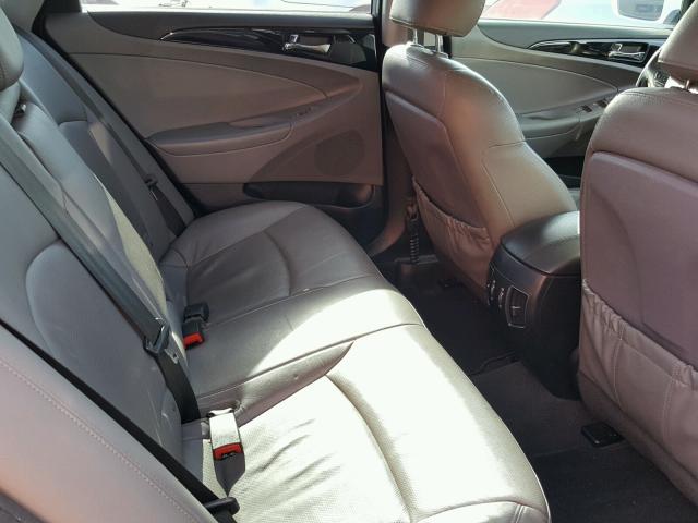 5NPEC4AC0CH368439 - 2012 HYUNDAI SONATA SE 银色 照片 6