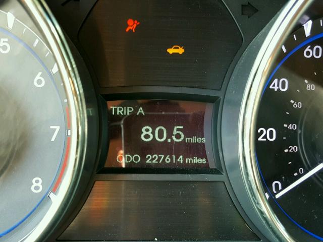 5NPEC4AC0CH368439 - 2012 HYUNDAI SONATA SE 银色 照片 8