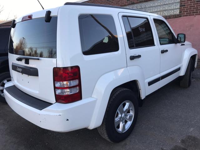 1J4PN2GK2AW113413 - 2010 JEEP LIBERTY SP WHITE photo 4