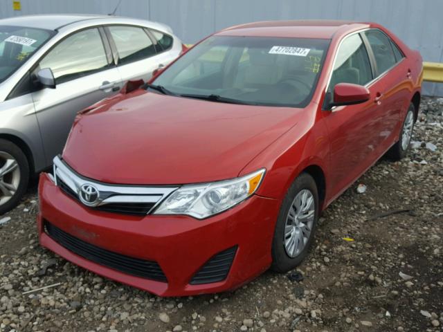 4T1BF1FK0DU662113 - 2013 TOYOTA CAMRY L RED photo 2