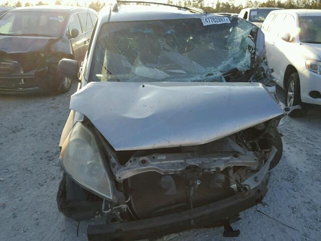 5TDZA23C46S473623 - 2006 TOYOTA SIENNA CE SILVER photo 9