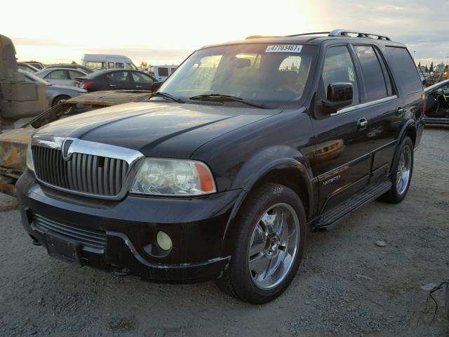 5LMFU27R64LJ35446 - 2004 LINCOLN NAVIGATOR BLACK photo 2