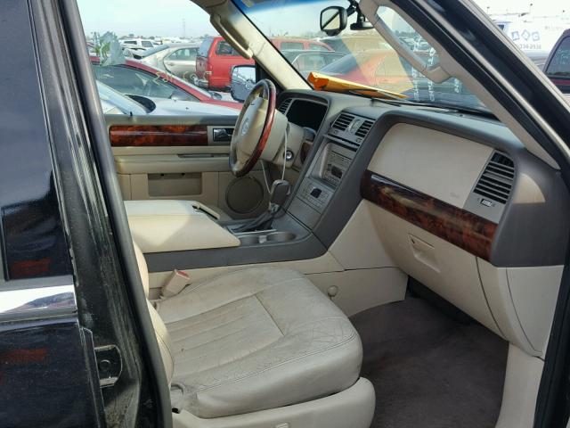 5LMFU27R64LJ35446 - 2004 LINCOLN NAVIGATOR შავი ფოტო 5