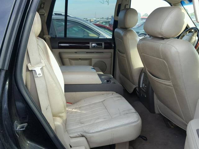 5LMFU27R64LJ35446 - 2004 LINCOLN NAVIGATOR შავი ფოტო 6