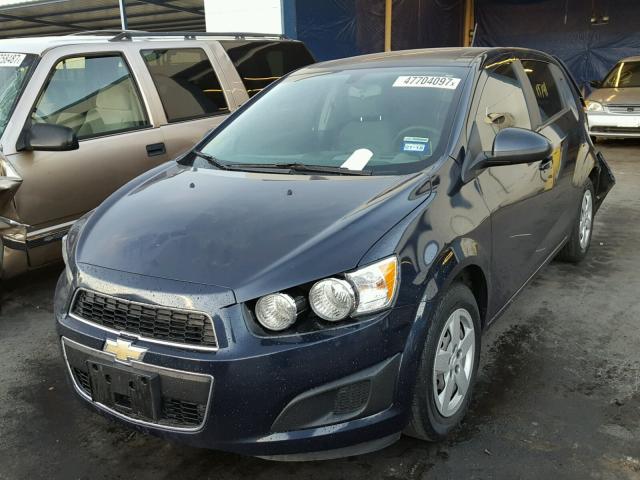 1G1JA6SH3F4164974 - 2015 CHEVROLET SONIC LS BLUE photo 2