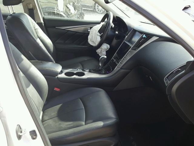 JN1BV7AP1EM686986 - 2014 INFINITI Q50 BASE Blanco foto 5