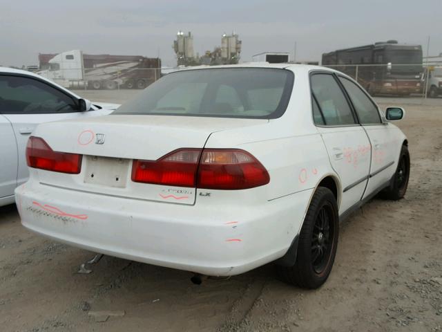 JHMCG665XXC024599 - 1999 HONDA ACCORD LX WHITE photo 4