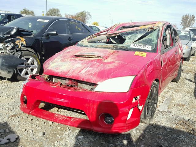 3FAFP31N85R101916 - 2005 FORD FOCUS ZX3 RED photo 2