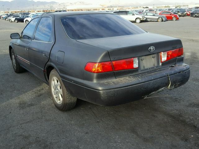 JT2BF22K8Y0262662 - 2000 TOYOTA CAMRY CE GRAY photo 3