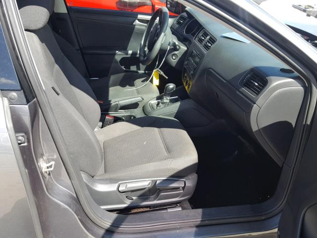 3VW2K7AJ2FM227230 - 2015 VOLKSWAGEN JETTA BASE გრაფიტი ფოტო 5