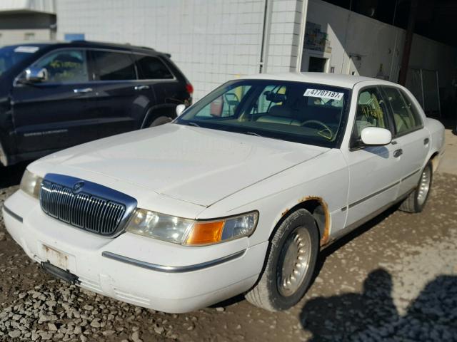 2MEFM75W0WX667793 - 1998 MERCURY GRAND MARQ WHITE photo 2