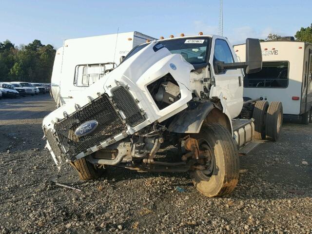 1FDXF7DX7GDA01562 - 2016 FORD F750 SUPER WHITE photo 2