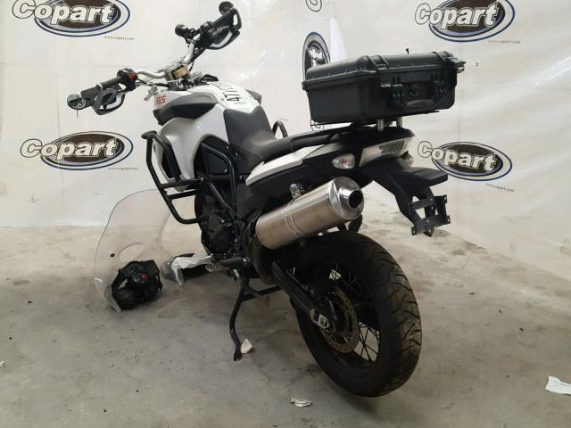 WB1022907BZU03168 - 2011 BMW F800 GS WHITE photo 3