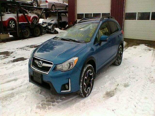 JF2GPANC9H8221615 - 2017 SUBARU CROSSTREK BLUE photo 2