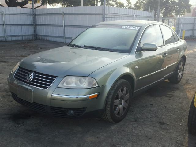 WVWRH63B73P195056 - 2003 VOLKSWAGEN PASSAT GLX GREEN photo 2