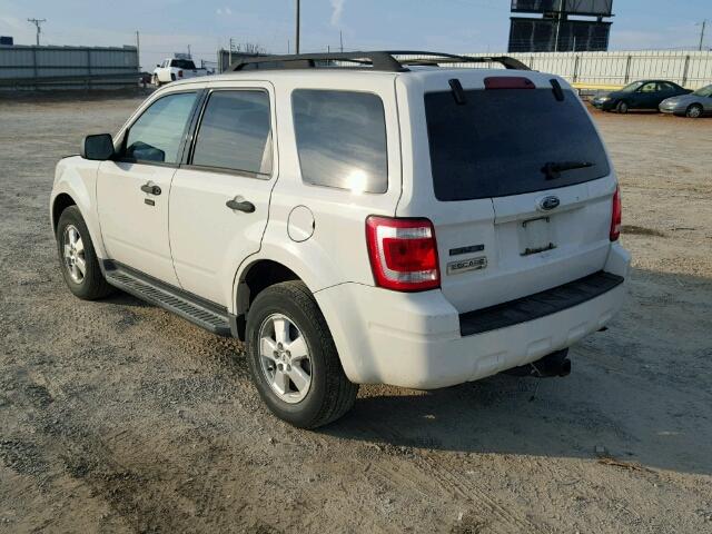 1FMCU03759KC98410 - 2009 FORD ESCAPE XLT WHITE photo 3