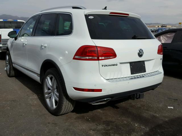 WVGEP9BP6ED015288 - 2014 VOLKSWAGEN TOUAREG V6 WHITE photo 3