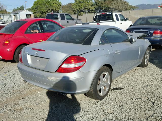 WDBWK54F66F132491 - 2006 MERCEDES-BENZ SLK 280 SILVER photo 4