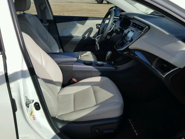4T1BK1EB9FU179185 - 2015 TOYOTA AVALON XLE WHITE photo 5
