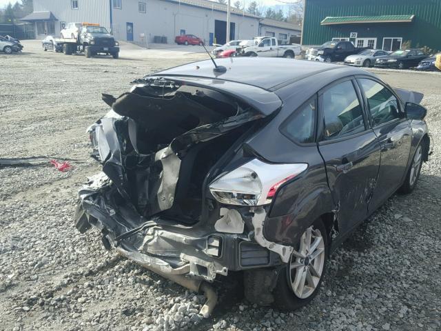 1FADP3K23GL303964 - 2016 FORD FOCUS SE CHARCOAL photo 4