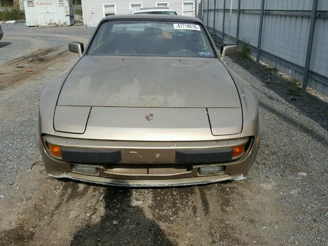 WP0AA0945DN458973 - 1983 PORSCHE 944 GOLD photo 9