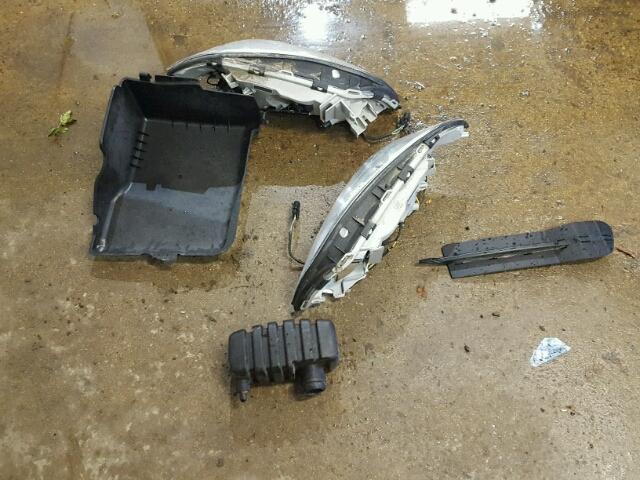 1G1ZB5E14BF114267 - 2011 CHEVROLET MALIBU LS Gümüş foto 9