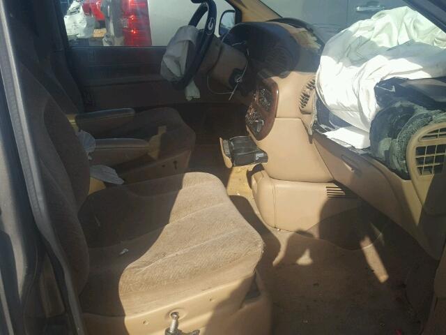 1C4GP54R5XB614279 - 1999 CHRYSLER TOWN & COU 金色 照片 5