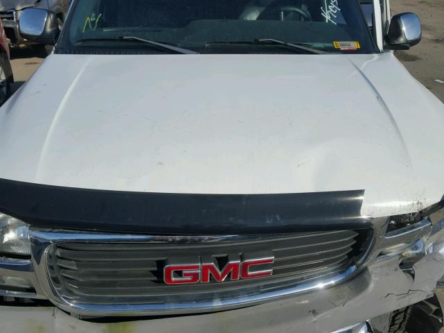 1GTHK29U92Z219116 - 2002 GMC SIERRA K25 WHITE photo 7