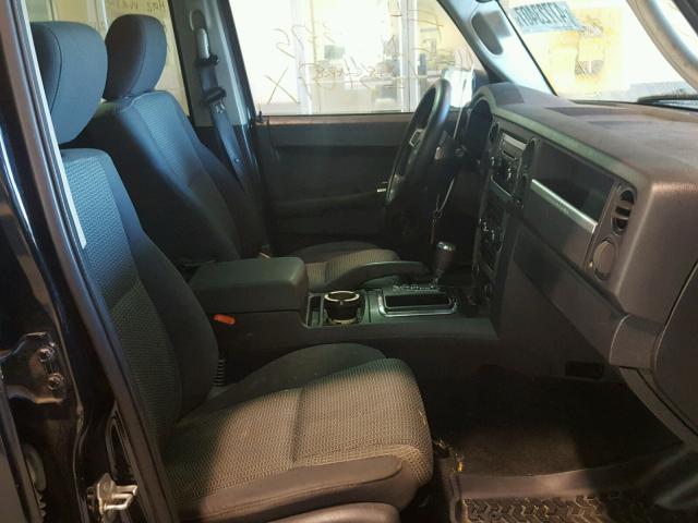 1J8HG48K38C175485 - 2008 JEEP COMMANDER BLACK photo 5