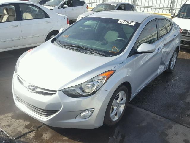 5NPDH4AE7DH197754 - 2013 HYUNDAI ELANTRA GL SILVER photo 2