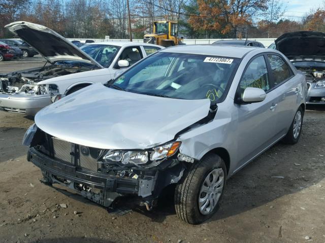 KNAFU4A26A5203711 - 2010 KIA FORTE EX SILVER photo 2