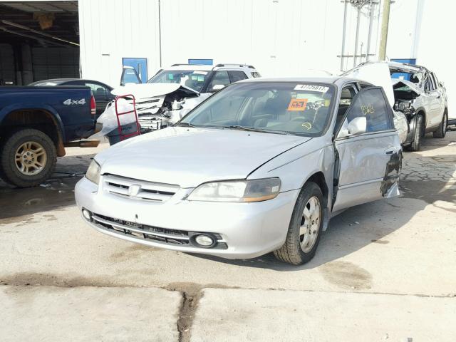 1HGCG56482A112611 - 2002 HONDA ACCORD LX SILVER photo 2