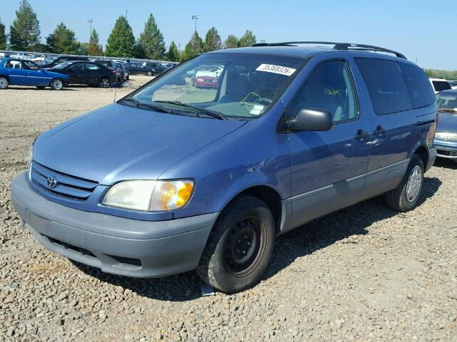 4T3ZF13C22U452631 - 2002 TOYOTA SIENNA LE BLUE photo 2