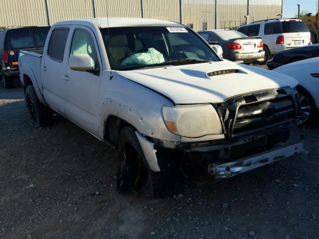 5TELU42N07Z383059 - 2007 TOYOTA TACOMA DOU GRAY photo 1