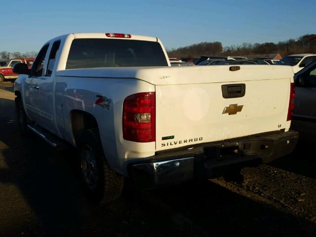 1GCRKSE36BZ275001 - 2011 CHEVROLET SILVERADO WHITE photo 3