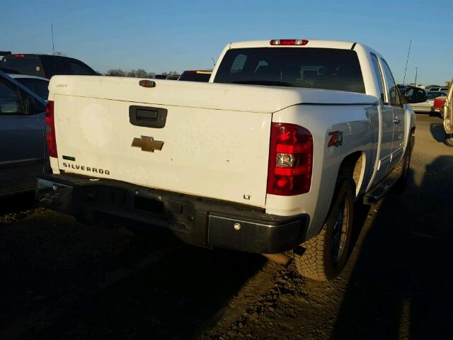 1GCRKSE36BZ275001 - 2011 CHEVROLET SILVERADO WHITE photo 4