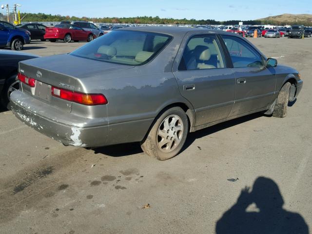 JT2BF28K0X0149231 - 1999 TOYOTA CAMRY LE ოქროსფერი ფოტო 4