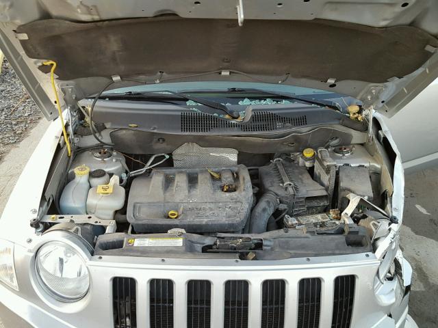 1J4NF4FB3AD560121 - 2010 JEEP COMPASS SP SILVER photo 7