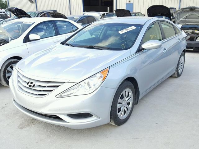 5NPEB4AC5BH240263 - 2011 HYUNDAI SONATA GLS SILVER photo 2