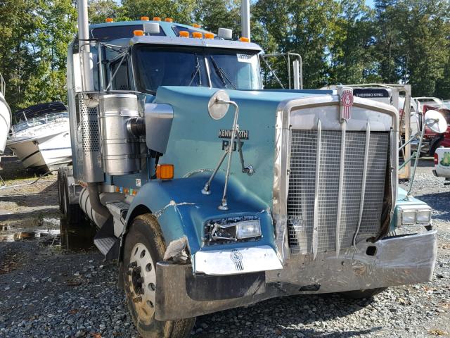 1XKWDR9X11J881410 - 2001 KENWORTH CONSTRUCTI BLUE photo 9