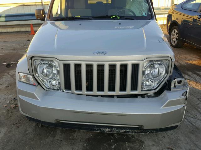 1J8GN28K68W278064 - 2008 JEEP LIBERTY SP SILVER photo 7