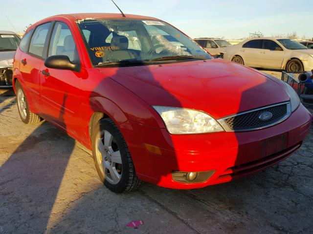 3FAFP37N95R134916 - 2005 FORD FOCUS ZX5 RED photo 1