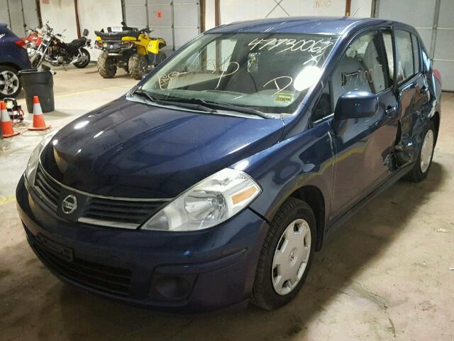 3N1BC13E78L364317 - 2008 NISSAN VERSA S BLUE photo 2